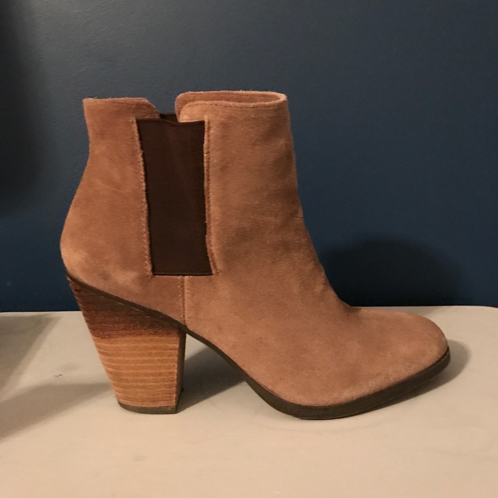Tan Vince Camuto ankle booties